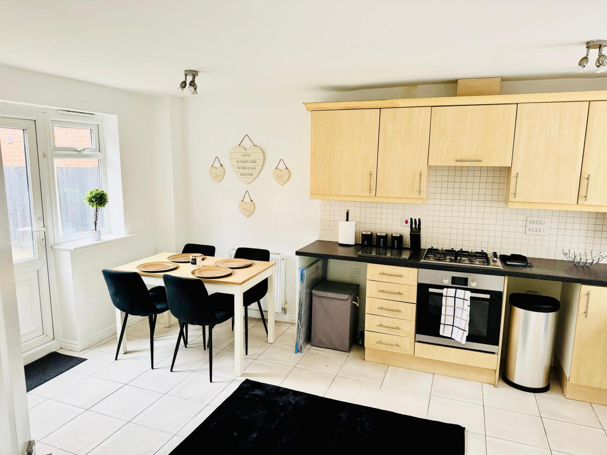 Harmony House 3 Bedroom New Build For Families, Contractors, Black Country Museum Sleeps 6 Tipton Buitenkant foto