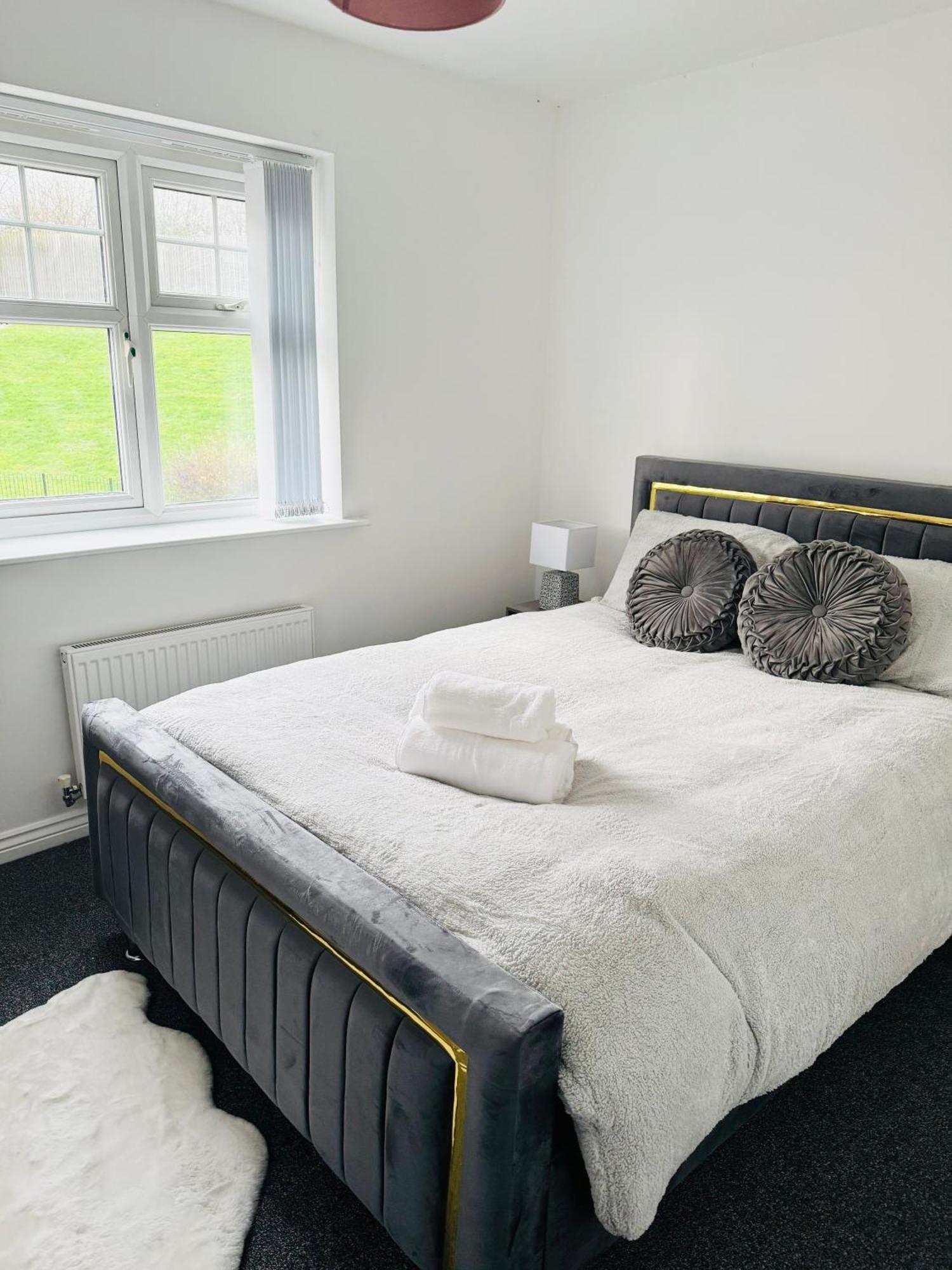 Harmony House 3 Bedroom New Build For Families, Contractors, Black Country Museum Sleeps 6 Tipton Buitenkant foto