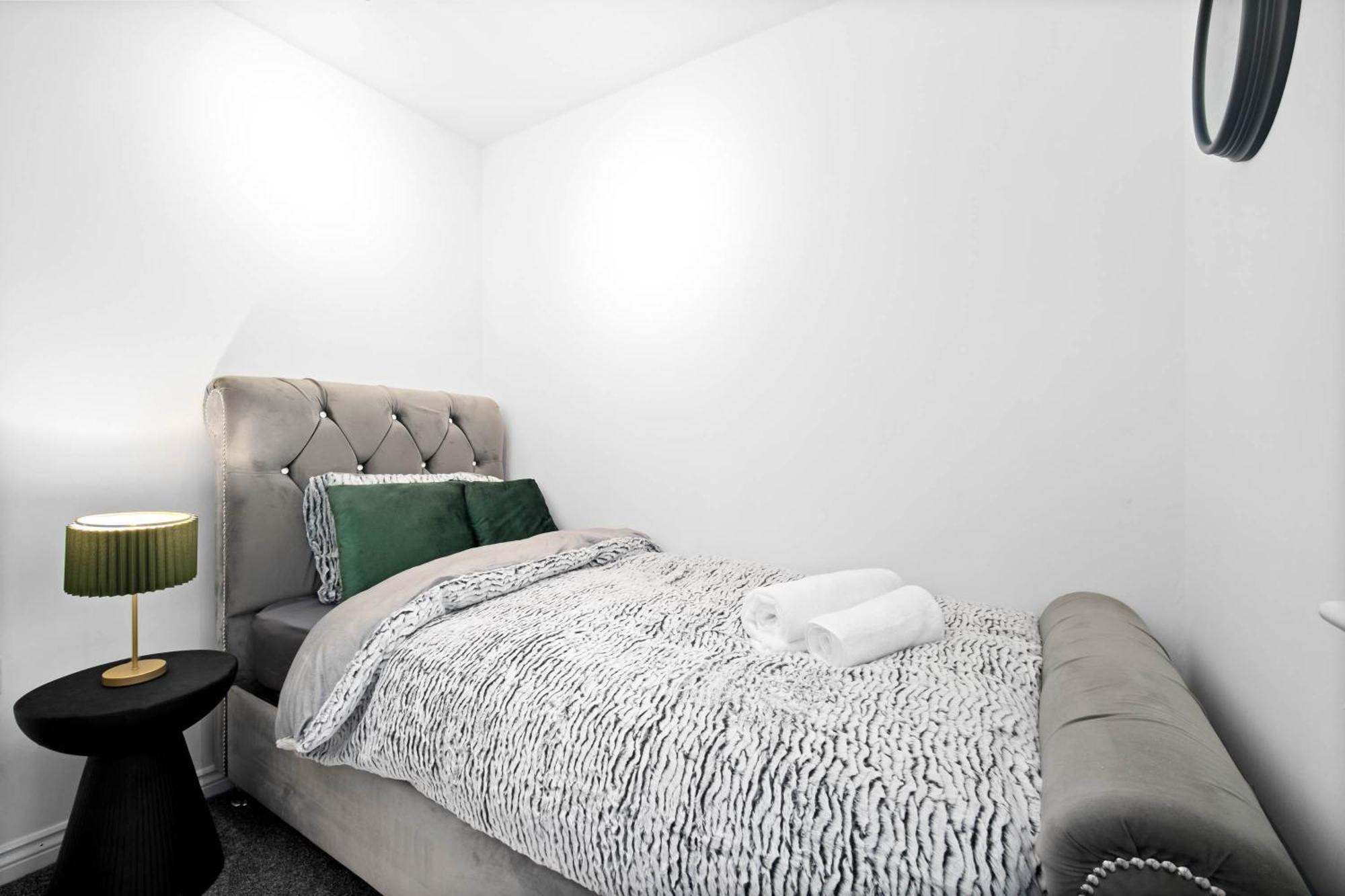 Harmony House 3 Bedroom New Build For Families, Contractors, Black Country Museum Sleeps 6 Tipton Buitenkant foto